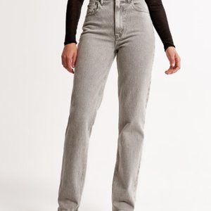 Abercrombie Ultra-High Rise 90s Straight Jean 24 SHORT